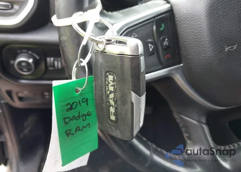 2019 Ram 1500 Big Horn/Lone Star 4X4 5'7 Box z USA, uszkodzony, nr VIN 1C6SRFFT0KN912479